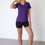 Remera básica escote V